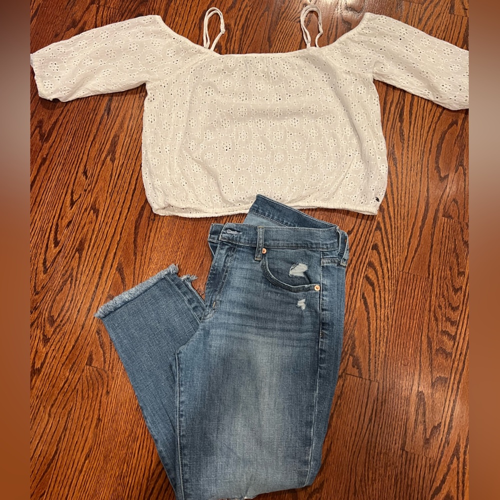 American eagle eyelet cold shoulder top Sz S